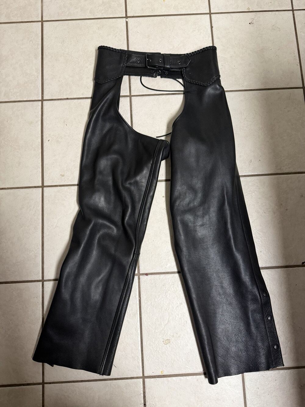 fox creek leather chaps unisex Med/Large black adjustable waist moto USA biker